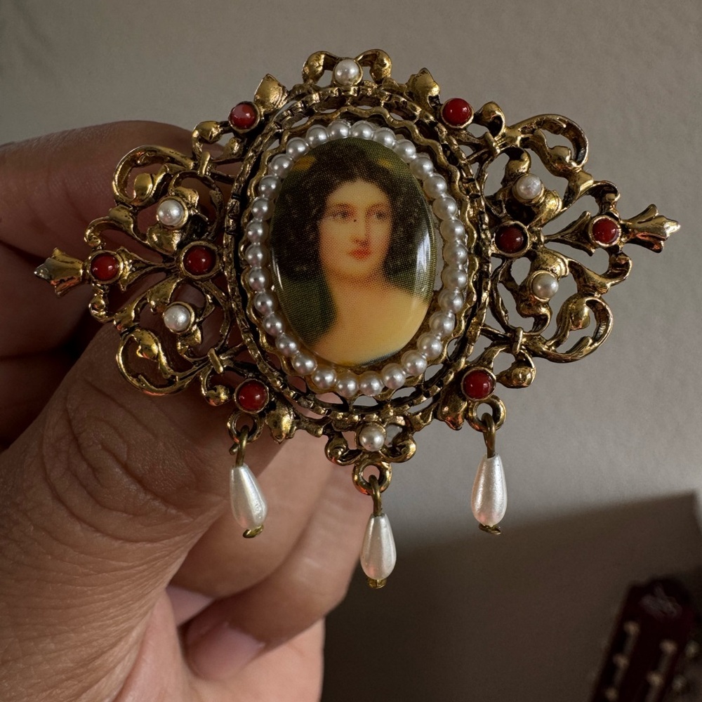 1950s Brooch ART Arthur Pepper Cameo Cabochon